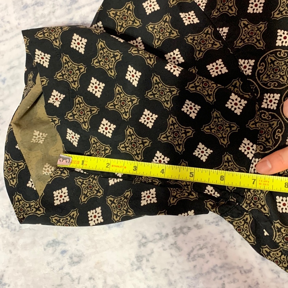 Vtg. Claiborne 100% Silk Black and Gold Geometric Button-Up Shirt - Picture 8 of 9